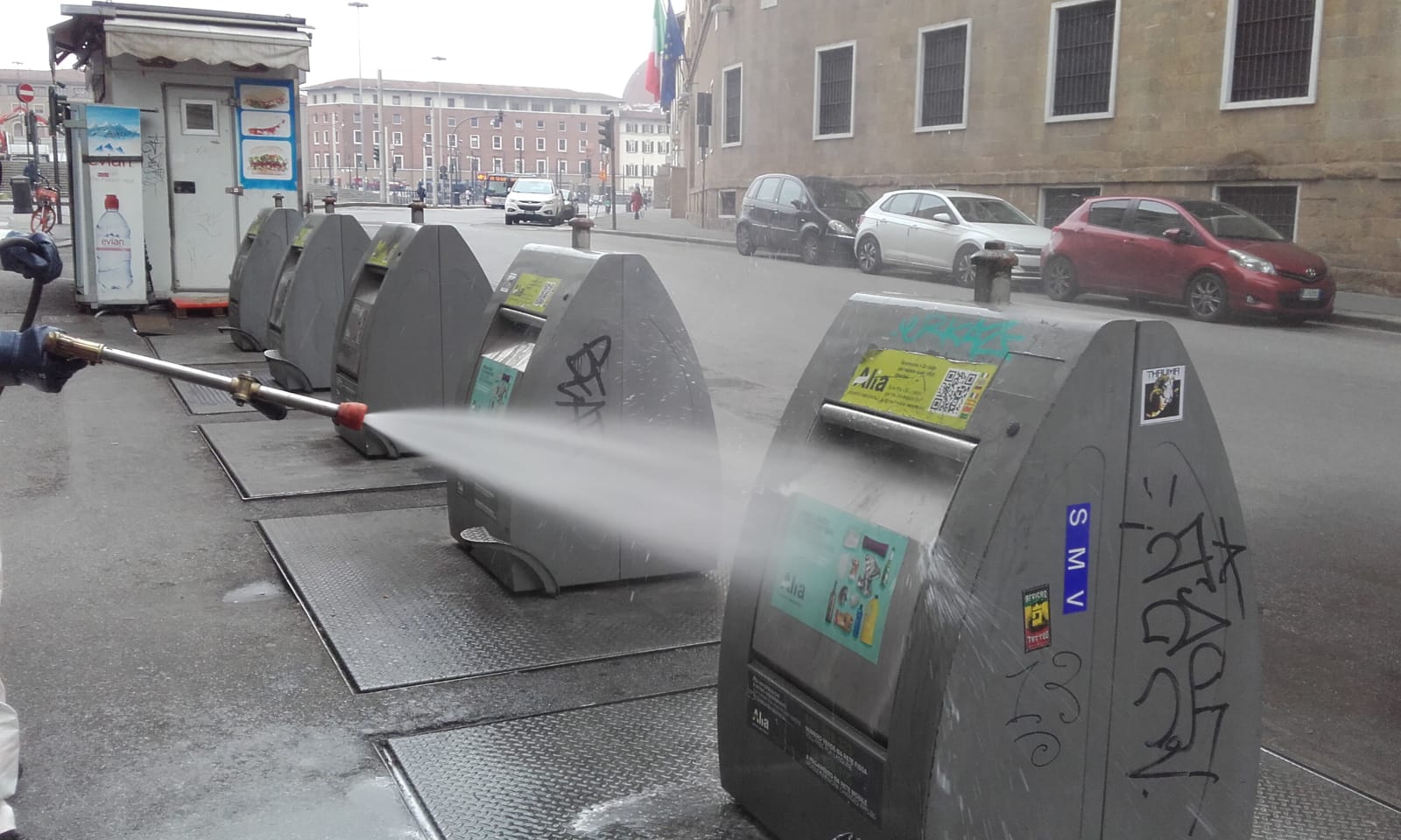 Un intervento di sanificazione di Alia Servizi Ambientali SpA a Firenze