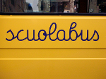 Scuolabus, pubblicità sulla carrozzeria per pagare la manutenzione