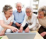 Anziani al computer 