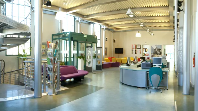 sala di ingresso della Biblioteca di Scandicci