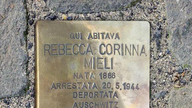 pietra inciampo grafica